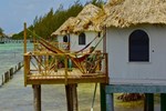 Отель Thatch Caye Resort