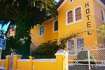 Гостевой дом The Yellow House