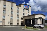 Отель Pomeroy Inn and Suites