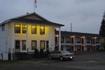 Отель Frontiersman Motel