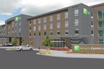 Отель Holiday Inn Express and Suites Madison Central