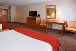 Отель Holiday Inn Express & Suites Worthington