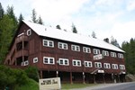 Отель Bear Creek Lodge