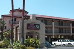 Отель Lamplighter Inn & Suites
