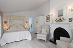 Мини-отель White Dove Cottage Bed and Breakfast