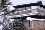 Blue Mountain Rentals - Six-Bedroom Swiss Style Chalet with Outdoor Hot Tub