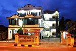 Отель Hotel Graha Muslim Bukittinggi