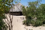 Отель Barefoot Beach Camp