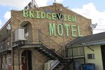 Отель Bridgeview Motel