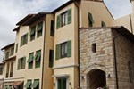 Отель Town Square Suites by Toscana Valley