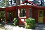 RedAwning A Sweet Pine Cabin