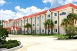 Отель Microtel Inn and Suites by Wyndham - Lady Lake/ The Villages