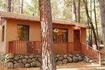 Апартаменты RedAwning Cabin #3 Bassett Cedar Rock Cabin II