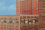 Отель DoubleTree Suites by Hilton Detroit Downtown - Fort Shelby