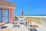 Апартаменты White Sand Beach House by Vacation Rental Pros