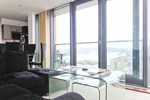 Beautiful Apartment In Docklands