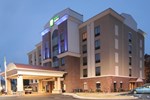 Отель Holiday Inn Express Hotel & Suites Hope Mills-Fayetteville Airport