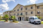 Отель Hawthorn Suites by Wyndham Savannah Airport