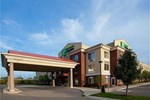 Отель Holiday Inn Express Hotel & Suites Detroit - Farmington Hills
