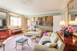 Louvre – Palais Royal Apartments by onefinestay
