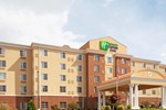 Отель Holiday Inn Express Hotel and Suites Petersburg - Fort Lee