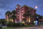 Отель Holiday Inn Express Miami Springs