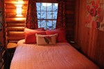 Апартаменты Log Cabin in the Woods with WiFi!