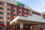Отель Holiday Inn Express Hotel & Suites Minneapolis Airport