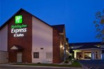 Отель Holiday Inn Express Hotel & Suites Watertown