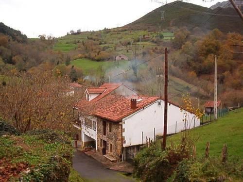 Casa de Aldea la Boluga