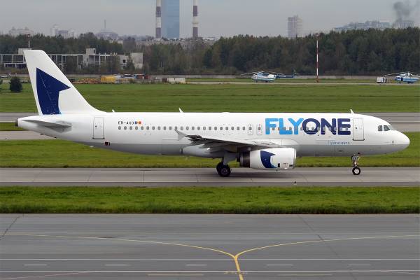 Airbus A320 FlyOne в аэропорту Пулково / Молдавия