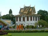 На территории императорского дворца / Фото из Камбоджи