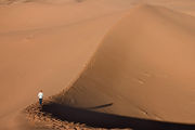 долгий путь на бархан / Фото из Марокко