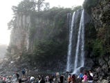 Один из водопадов на Чеджудо / Фото из Южной Кореи