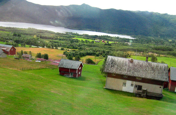 Побережье. Проезжаем живописные пейзажи / Фото из Норвегии