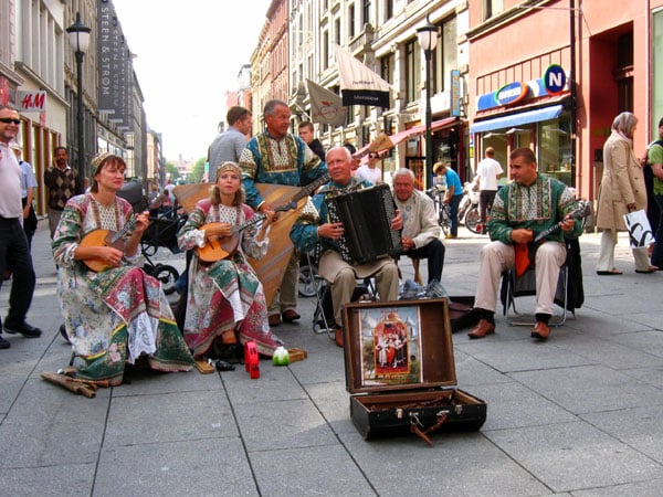 Русские играют на национальных инструментах / Фото из Норвегии