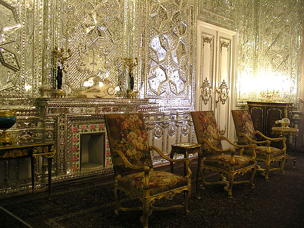 Одна из зеркальных комнат в Green Palace / Фото из Ирана