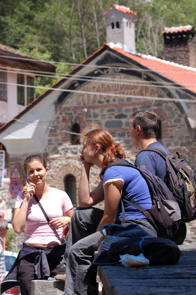 Туристы в Рильском монастыре / Фото из Болгарии