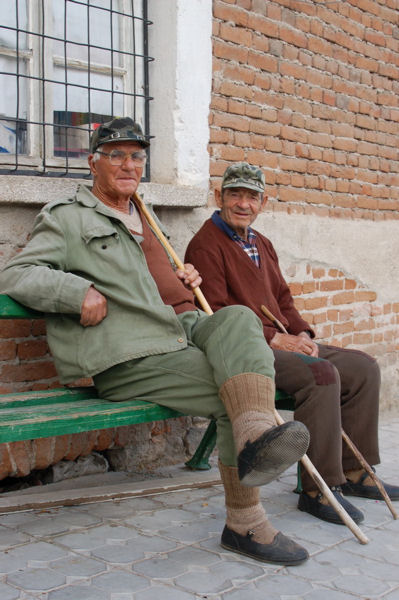 Настоящие болгарские дедушки... / Фото из Болгарии