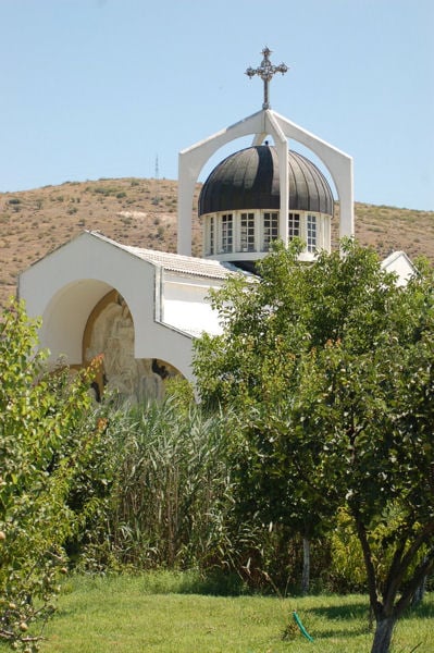 Церковь построена на средства общины и фонда Ванги / Фото из Болгарии