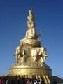 эмейшан. статуя гуаньин на вершине / Китай