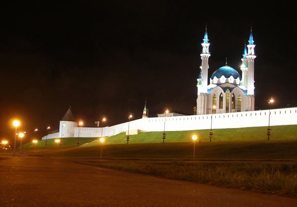 Казанский кремль красив вечером / Фото из России