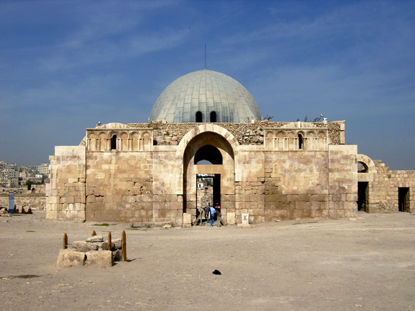 В Цитадели сохранилось много памятников / Фото из Иордании