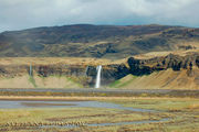 Водопад, забираясь на который, я упала / Исландия