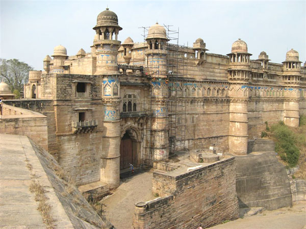 Массивная крепость Гвалиора / Фото из Индии