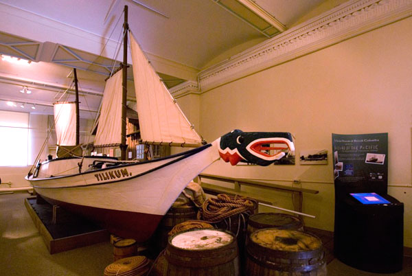 Лодка "Тиликум" в морском музее, Виктория / Фото из Канады