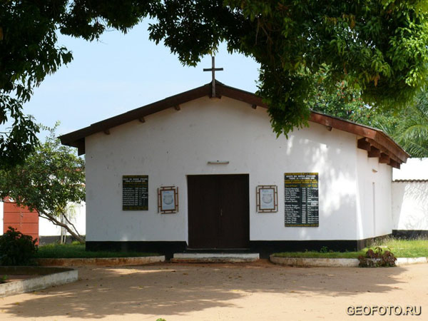 Бывшая португальская церковь / Фото из Бенина