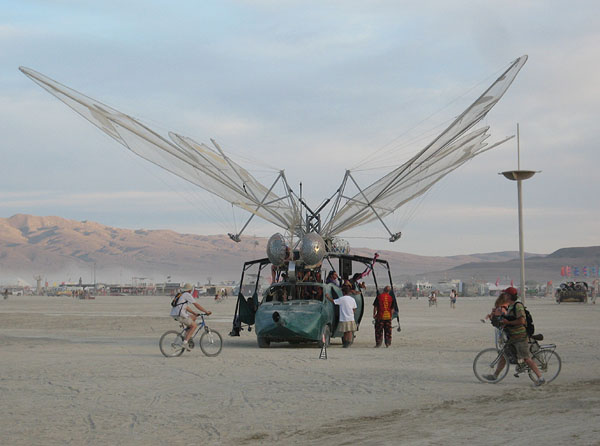 Машины-мутанты - единственные автомобили на фестивале Burning Man / Фото из США