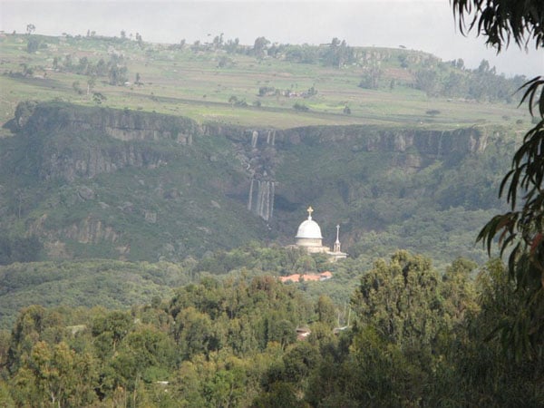 Недалеко от водопадов - монастырь Дебре-Либанос / Фото из Эфиопии