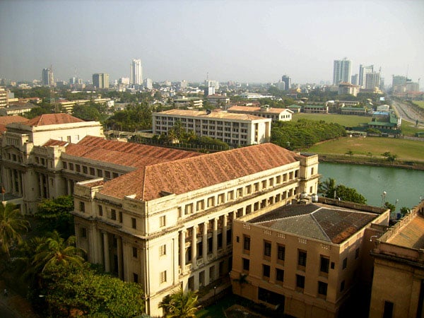 Дворец президента - одно из зданий, которые запрещено фотографировать / Фото со Шри-Ланки